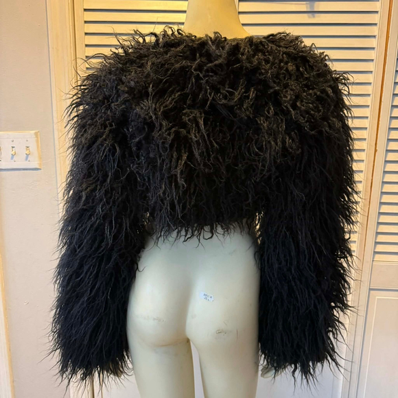 NWT Women's SHEIN Black Shaggy Faux Fur Crop Jacket M - Picture 2 of 14